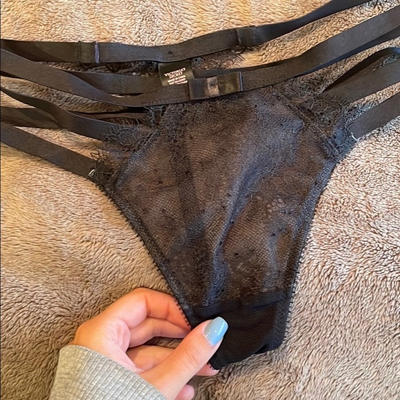 Victoria’s Secret Black Lace Bra and Thong Set - Picture 2 of 6